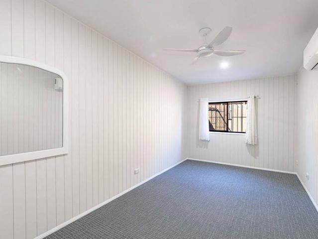 Easy Living in the Heart of South Townsville!