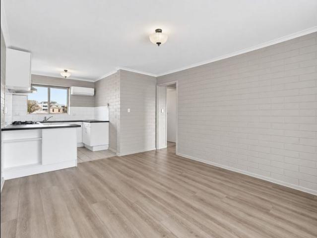 Easy Living in the Heart of Semaphore