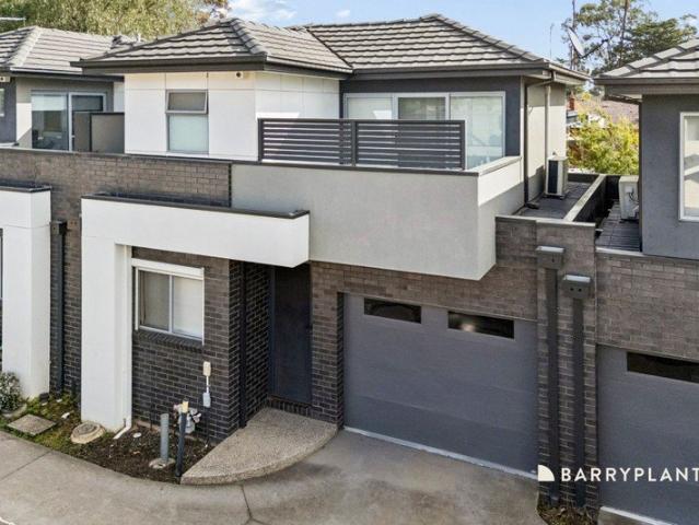 Easy Living in the Heart of Reservoir