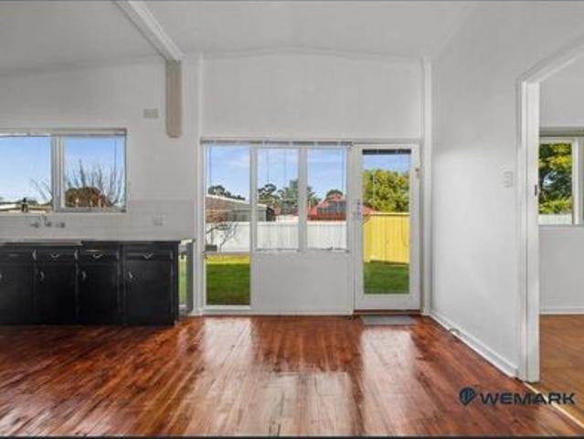 Easy Living in the Heart of Valley View