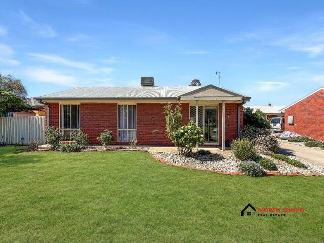 Easy Living in a Convenient Barooga Location