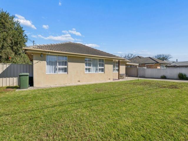 Easy Living in a Convenient Modbury Location