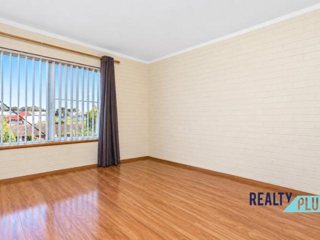 Easy Living in a Convenient Spearwood Location!