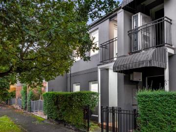 Easy living in a leafy location