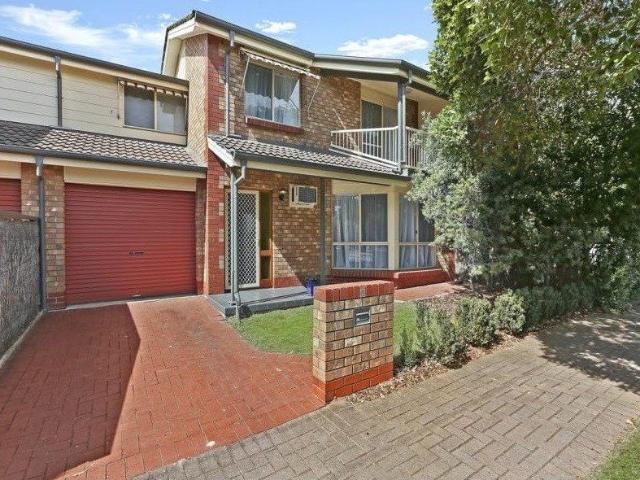 Easy Living in a Leafy Locale