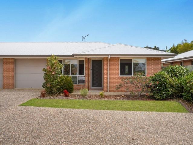 EASY LIVING IN A PEACEFUL, CONVENIENT LOCATION!