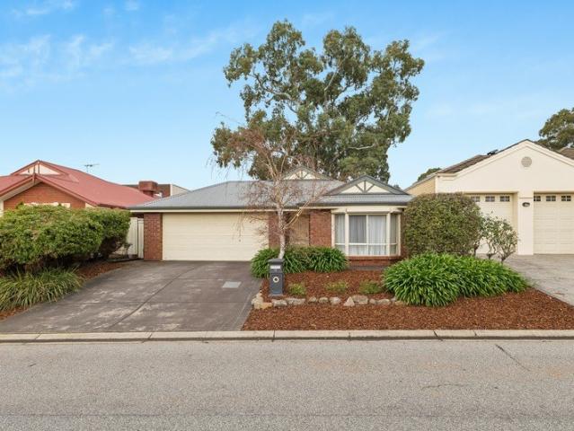 Easy Living in a Sought After Ridgehaven Location