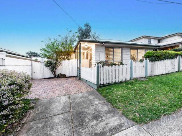 Easy Living In A Walk Everywhere Location