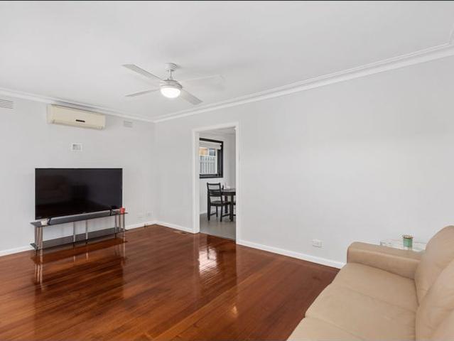 Easy Living in a Well Connected Keilor East Location