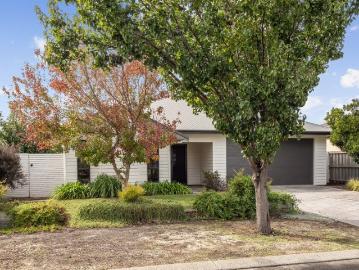 HOME OPEN CANCELLED *Easy Living in Modern Family home