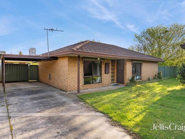 Easy living in quiet location of Ballarat North