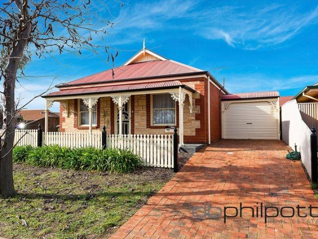 Easy Living In Sought After Location!
