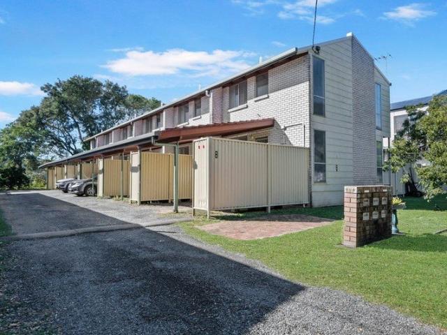 Easy Living Just Minutes from the CBD!