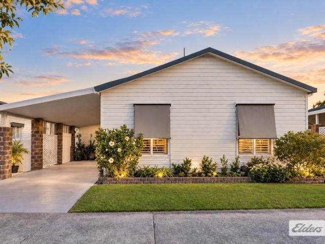 EASY, LOW MAINTENANCE LIVING AT LEWANI PALMS!