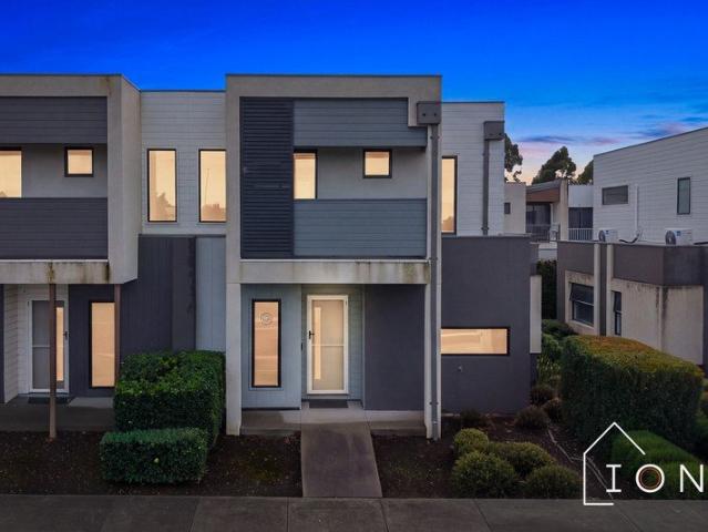 Easy, Low Maintenance Living in a Convenient Location