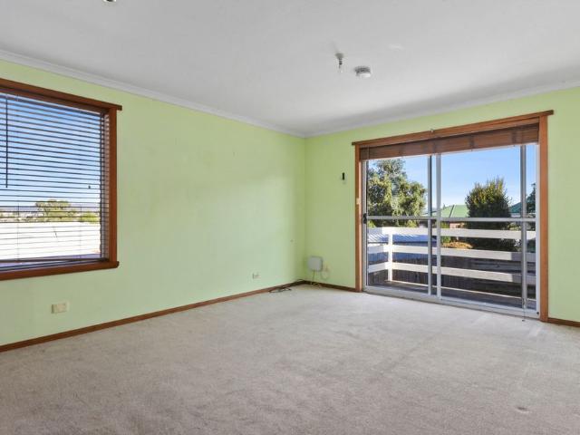 Easy, Low Maintenance Living in Summerhill