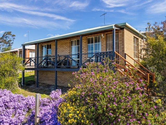 Easy, Low Maintenance Living Perfect First Home or Investment!