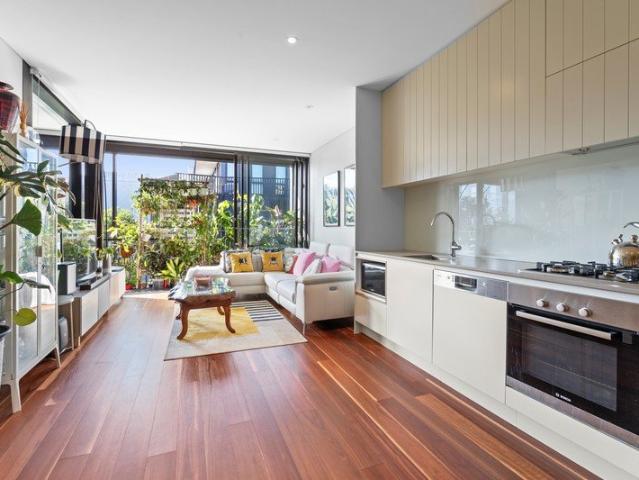 Easy, Practical Coastal Living One Bedroom + Study