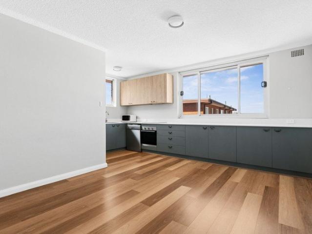 Easy Style in a Renovated One Bedroom Retreat