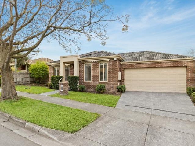 Easy Single Level Living in a Convenient Doncaster East Setting