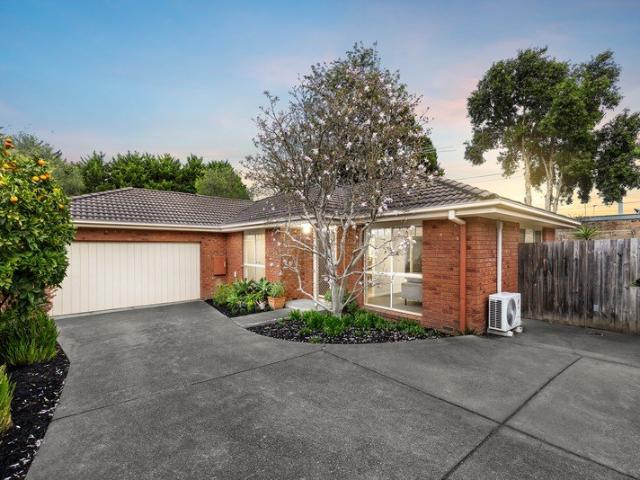 Easy single level living with garden appeal