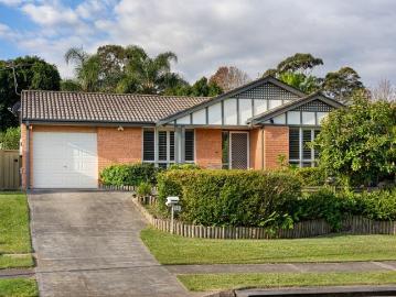 Easy single level living with great backyard for kids and pets