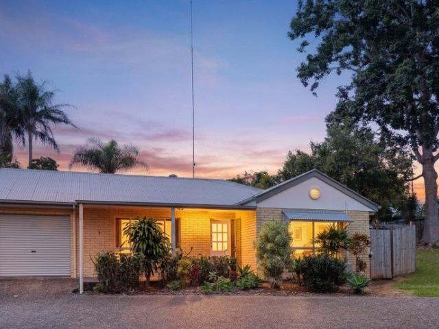 Easy Single Level Living with Modern Style