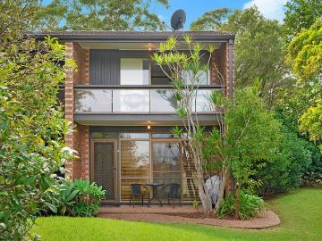 Warners Bay, Newcastle - Garden, Balcony