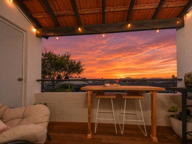 EASYCARE LIFESTYLE IN BEACHSIDE LOCATION.