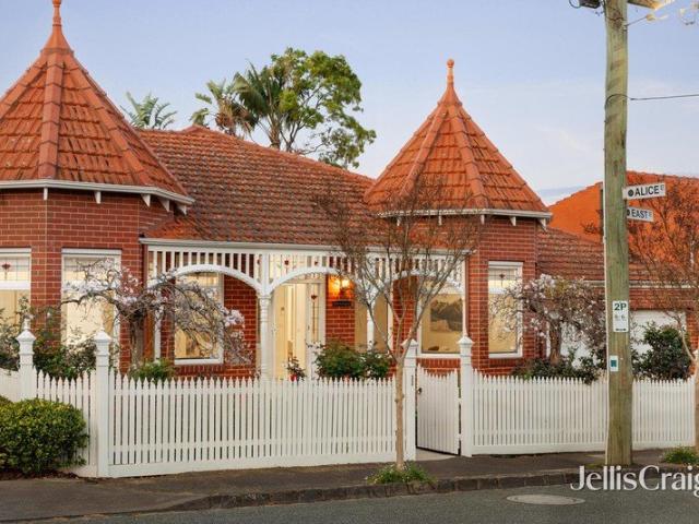Easily maintained elegance, single level style