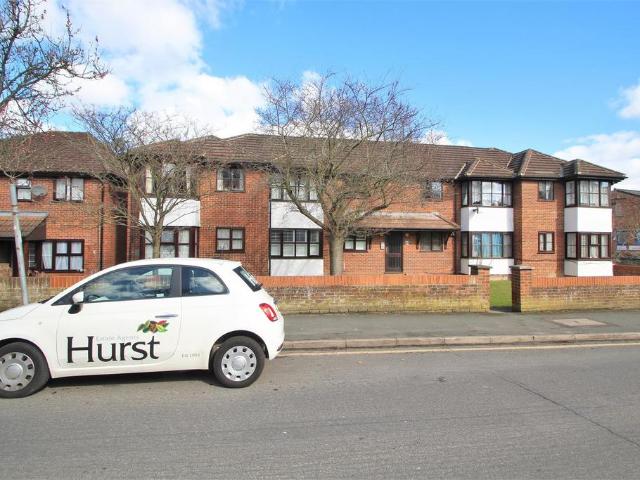 Eaton Avenue, High Wycombe HP12 1 bed flat to rent £950 pcm £219 pw