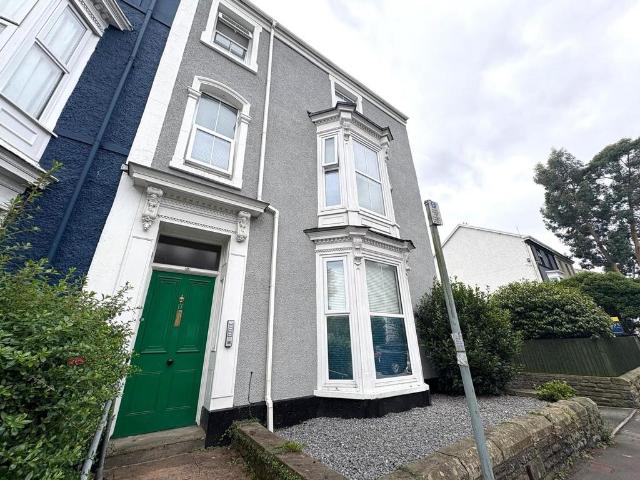 Eaton Crescent, Swansea, SA1 6 bed terraced house to rent £3,000 pcm £692 pw