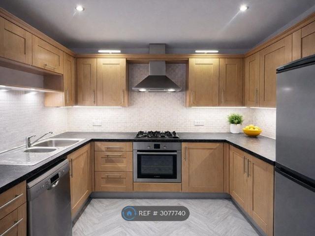 Eaton Grange, Leeds LS26, 2 bed flat to rent, £900 pcm | PrimeLocation