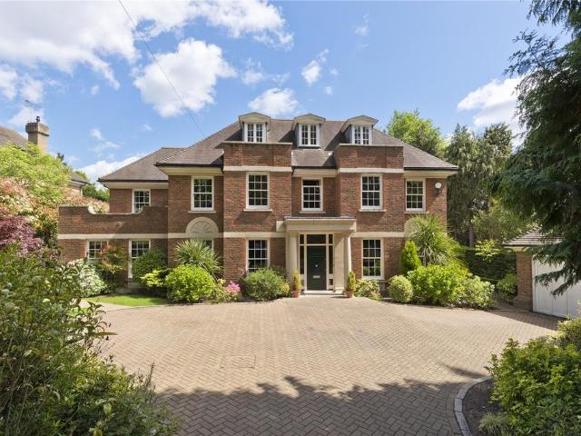 Eaton Park Road, Cobham, Surrey, KT11 6 bed detached house to rent £11,000 pcm £2,538 pw