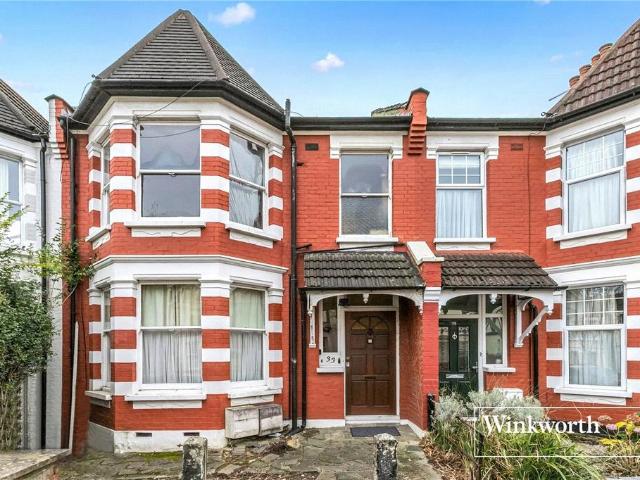 Eaton Park Road, London, N13 2 bed apartment to rent £1,800 pcm £415 pw