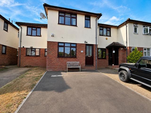 Eaton Place, Eaton Avenue, High Wycombe HP12, 2 bed terraced house to rent, £1,550 pcm | PrimeLocation
