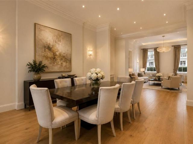 Eaton Place, London, SW1X 3 bed apartment to rent £14,083 pcm £3,250 pw