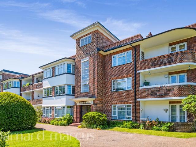Eaton Rise, Ealing 3 bed flat to rent £3,100 pcm £715 pw