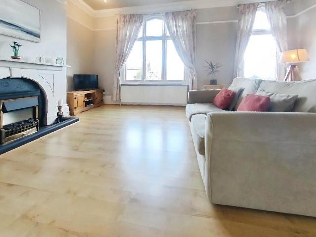 Eaton Road, Chester CH4 2 bed apartment to rent £1,300 pcm £300 pw