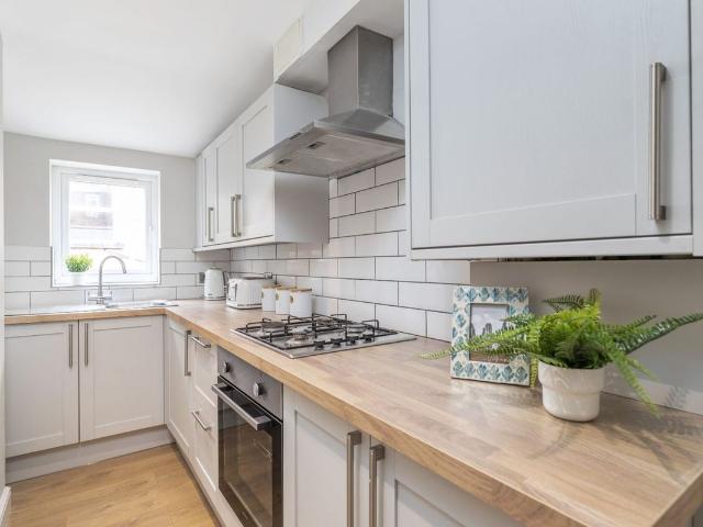 Eaton Road, Sutton SM2, 3 bed flat to rent, £1,700 pcm | PrimeLocation