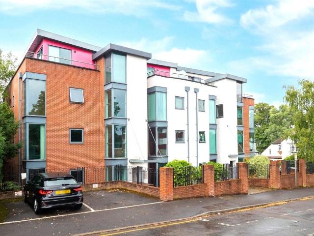 Eaton Road, Sutton, Surrey SM2, 2 bed flat to rent, £1,900 pcm | PrimeLocation