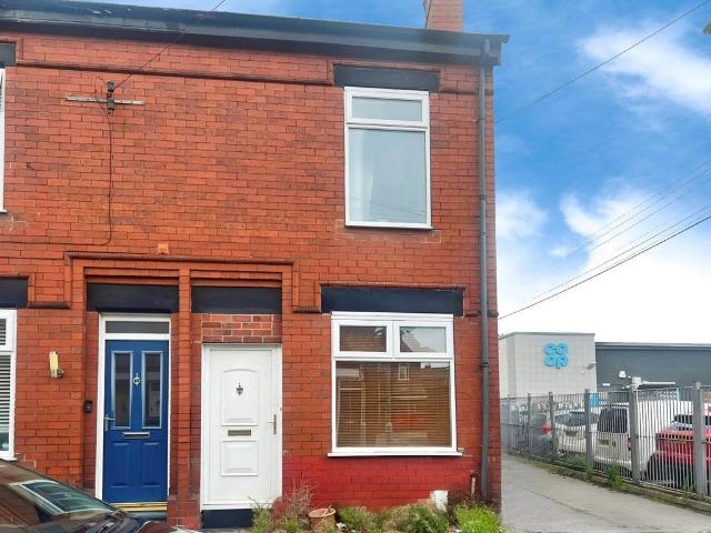 Eaton Road, Sale, Cheshire, M33 2 bed end of terrace house to rent £1,250 pcm £288 pw