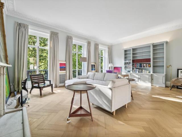 Eaton Square, London, SW1W 3 bed terraced house to rent £24,916 pcm £5,750 pw