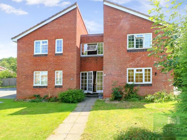 Ebourne Close, Kenilworth Studio to rent £695 pcm £160 pw