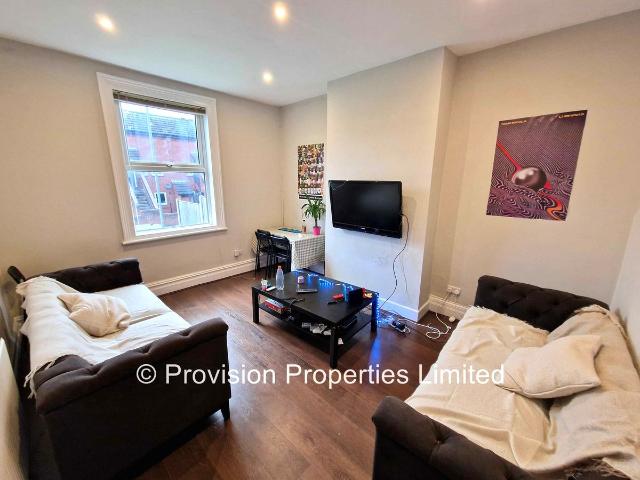 Ebor Mount, Hyde Park, Leeds LS6, 6 bed terraced house to rent, £3,068 pcm | PrimeLocation