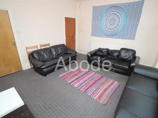 Ebor Place, Hyde Park, Leeds 6 bed house to rent £3,510 pcm £810 pw