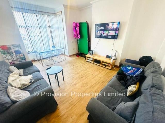 Ebberston Terrace, Hyde Park, Leeds LS6, 6 bed terraced house to rent, £3,198 pcm | PrimeLocation