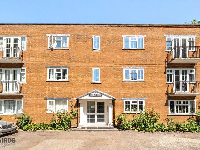 Ebbisham Court Dorking Road, Epsom, Surrey KT18, 2 bed flat to rent, £1,750 pcm | PrimeLocation