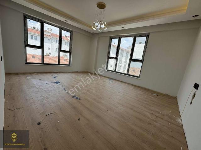 Ebeveyn Banyolu Yerden Isıtmalı Sıfır 2+1