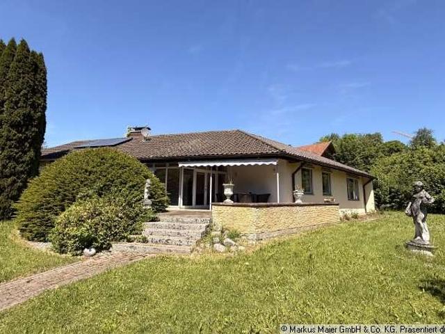 Ebenerdig wohnen, großzügig leben – Bungalow mit Garten in Dorfen